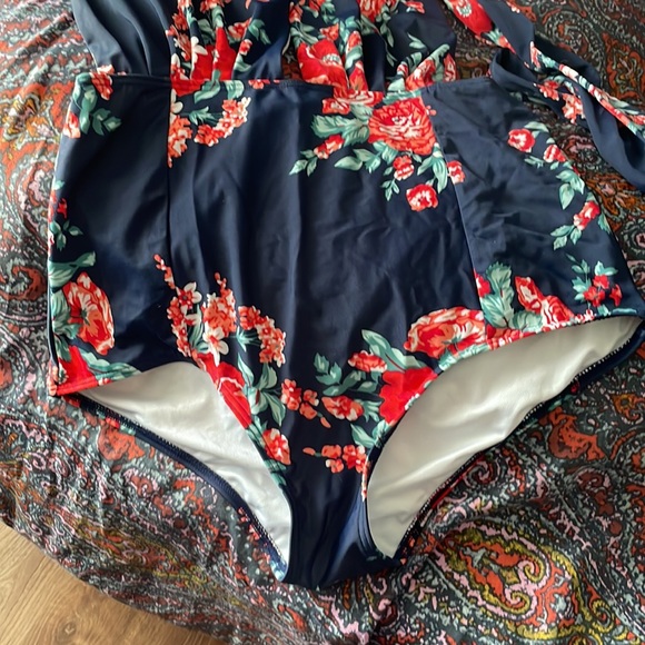 Cocoship XL Floral One Piece Backless Swimsuit with Long Ties - Picture 2 of 7